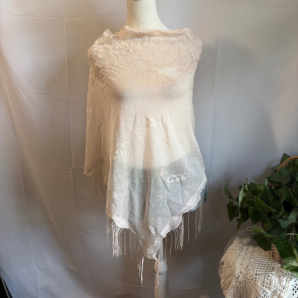 Cream Floral Lace Knit Poncho Wrap Fringed Metallic Sparkle Shrug One Size